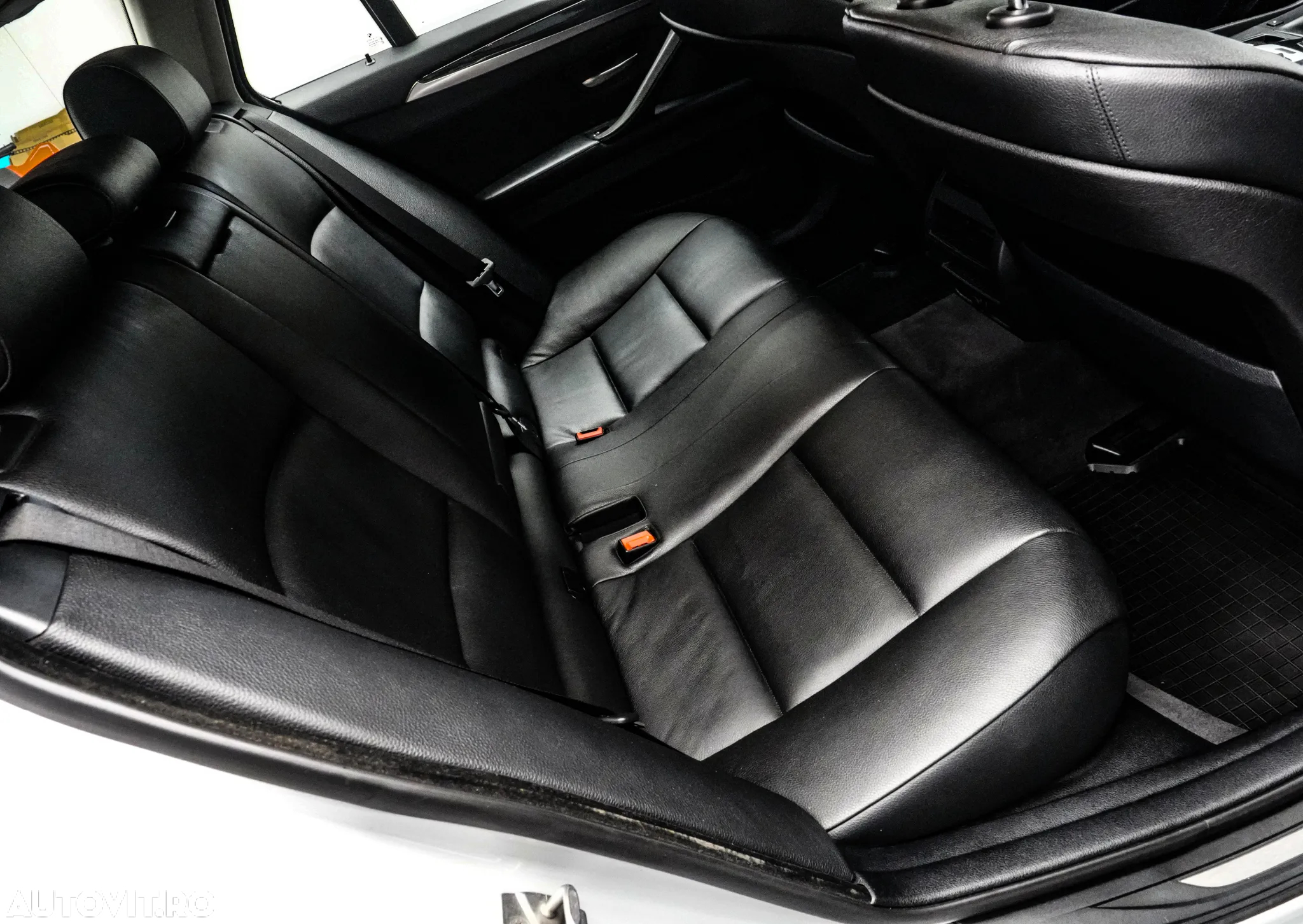 BMW Seria 5 520d Touring - 16