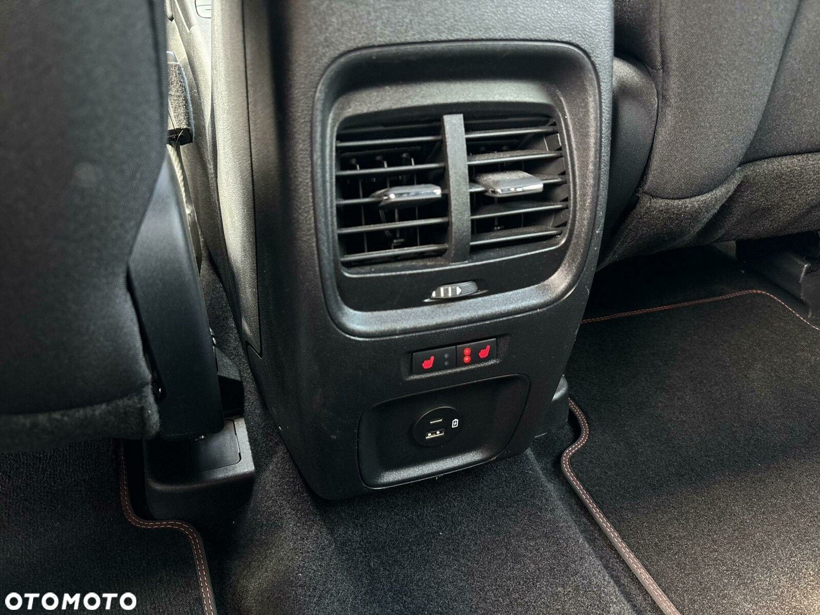 Ford Kuga - 22