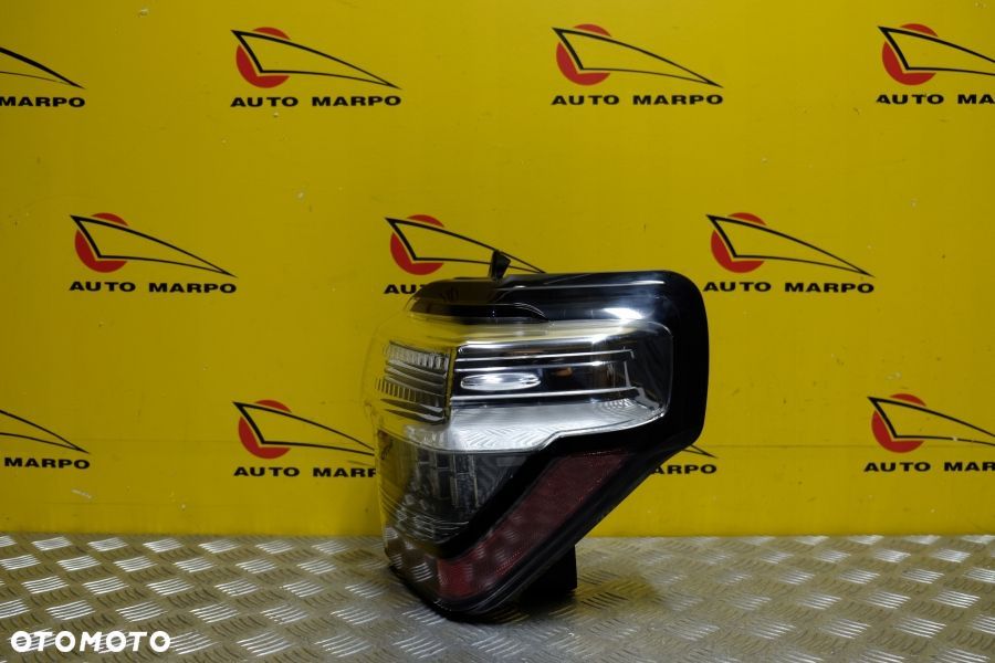 TOYOTA 4RUNNER 2014-2021 LAMPA TYŁ PRAWA LED USA - 3