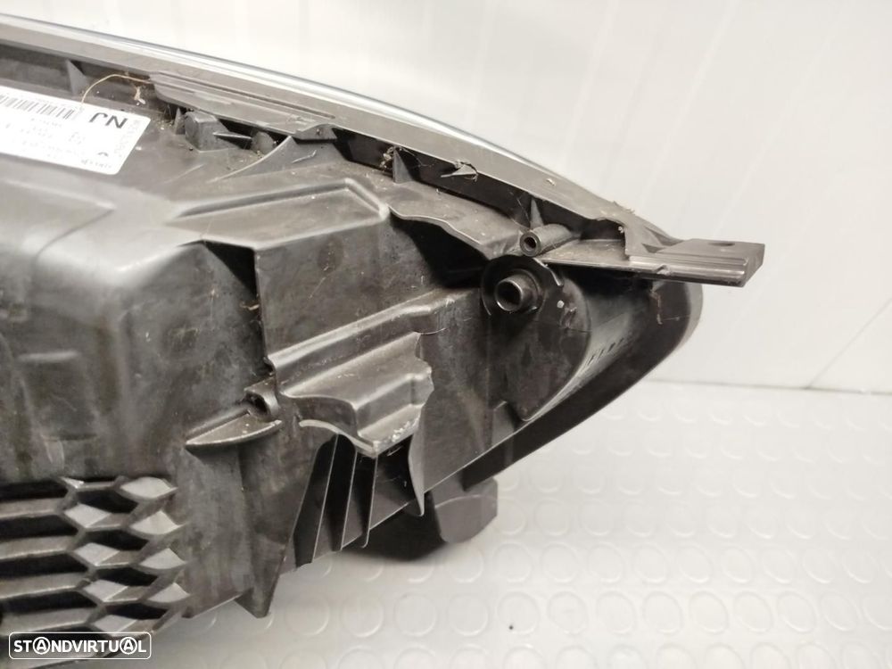 FAROL ESQUERDO RENAULT CAPTUR I - 5