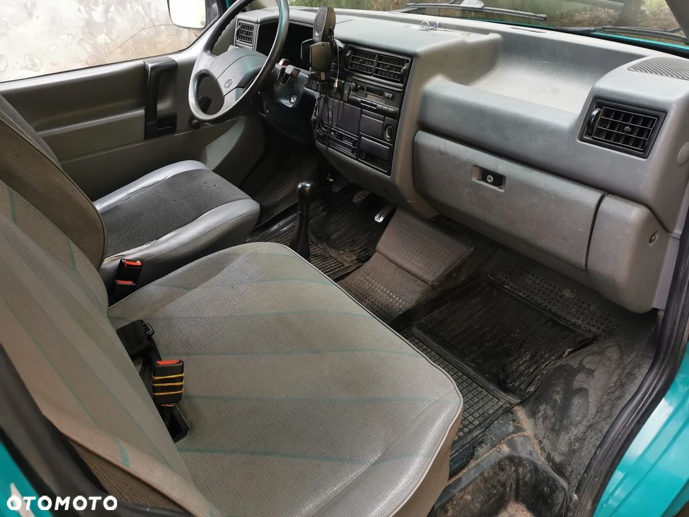 Volkswagen Transporter - 11