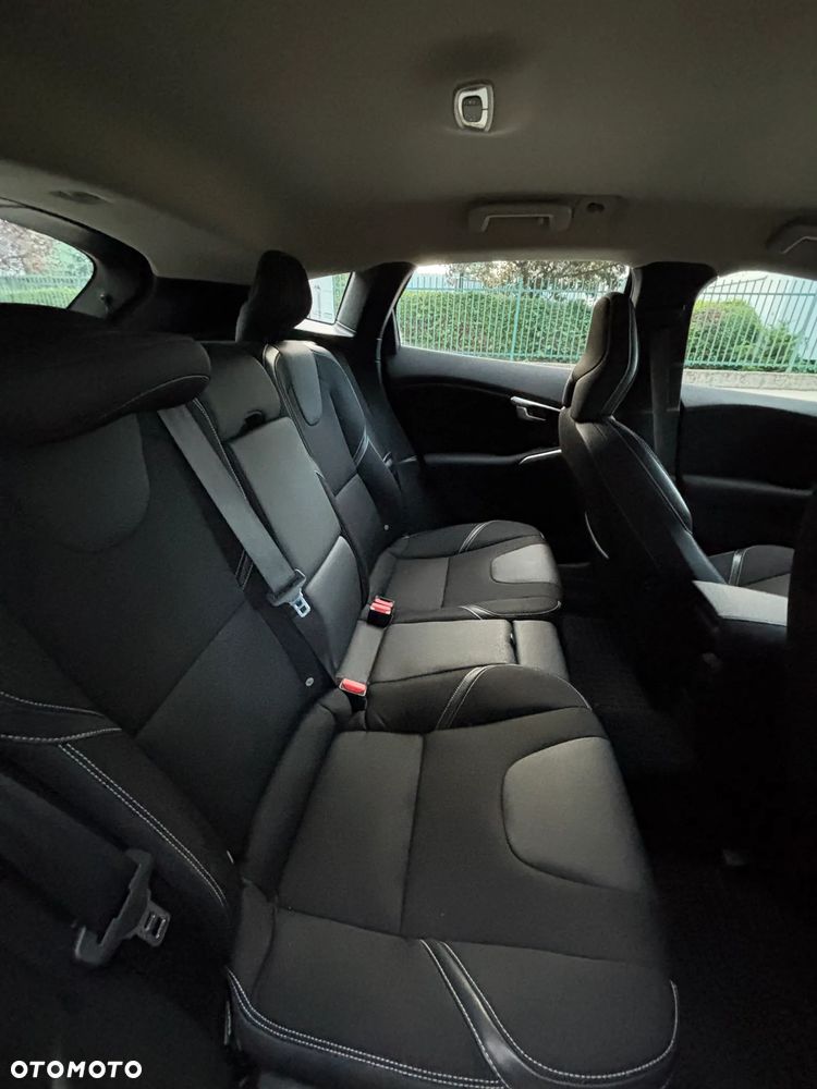 Volvo V40 D3 Geartronic Summum - 29