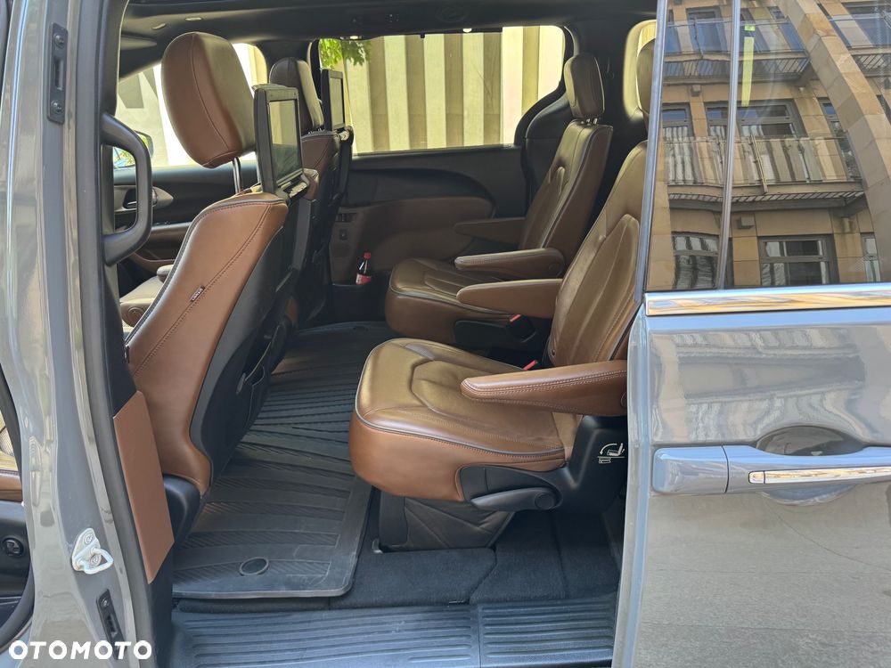 Chrysler Pacifica - 28