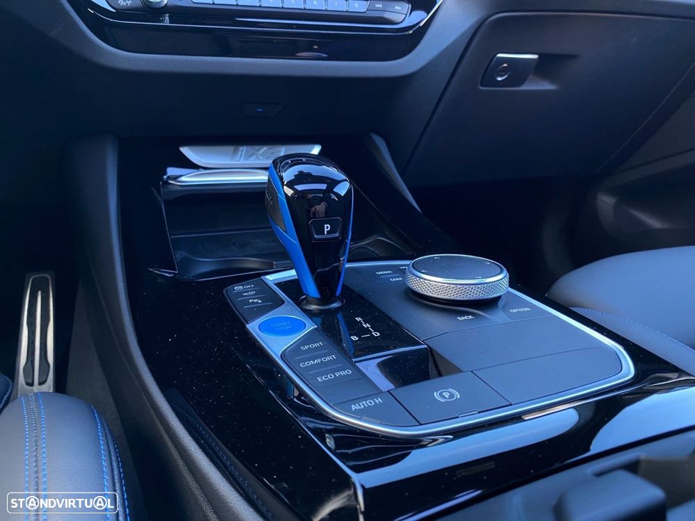 BMW iX3 M Sport Inspiring - 9