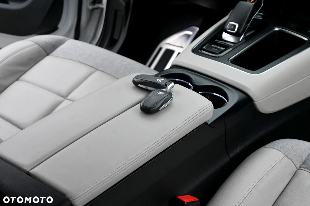 Citroën C5 Aircross 1.6 PureTech Shine EAT8 - 26