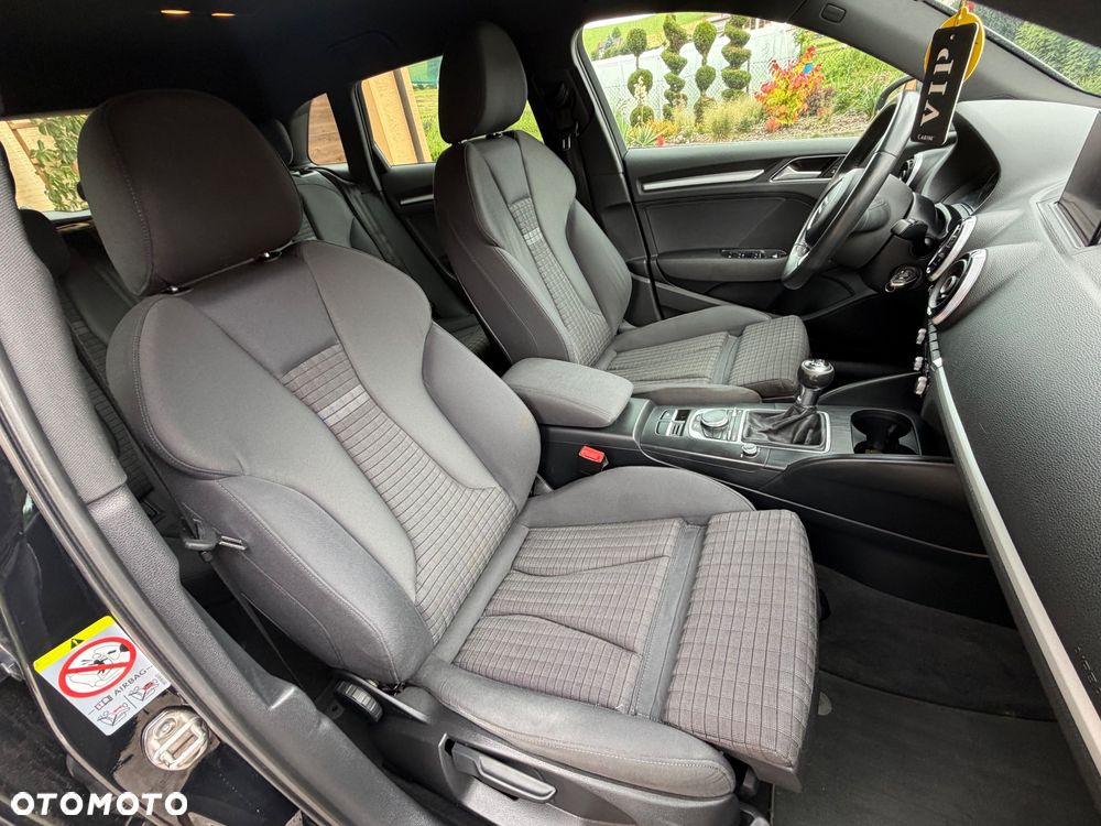 Audi A3 Sportback 2.0 TDI S line Sportpaket - 14