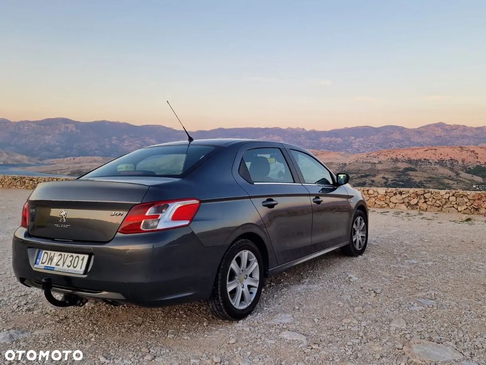 Peugeot 301 1.6 VTi Allure - 39