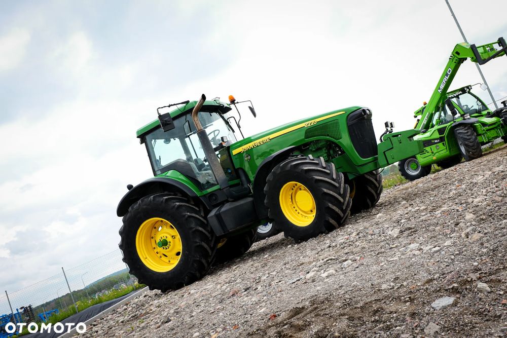 John Deere 8220 - 20