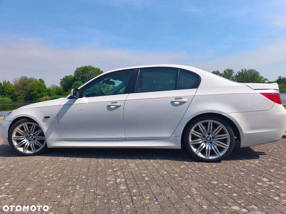 BMW Seria 5 550i - 2