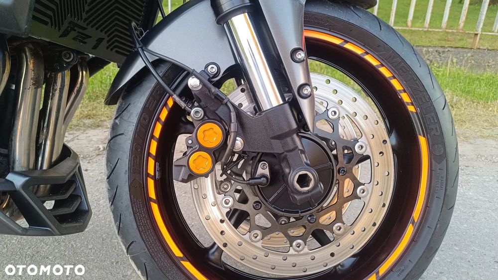 Yamaha FZ - 16