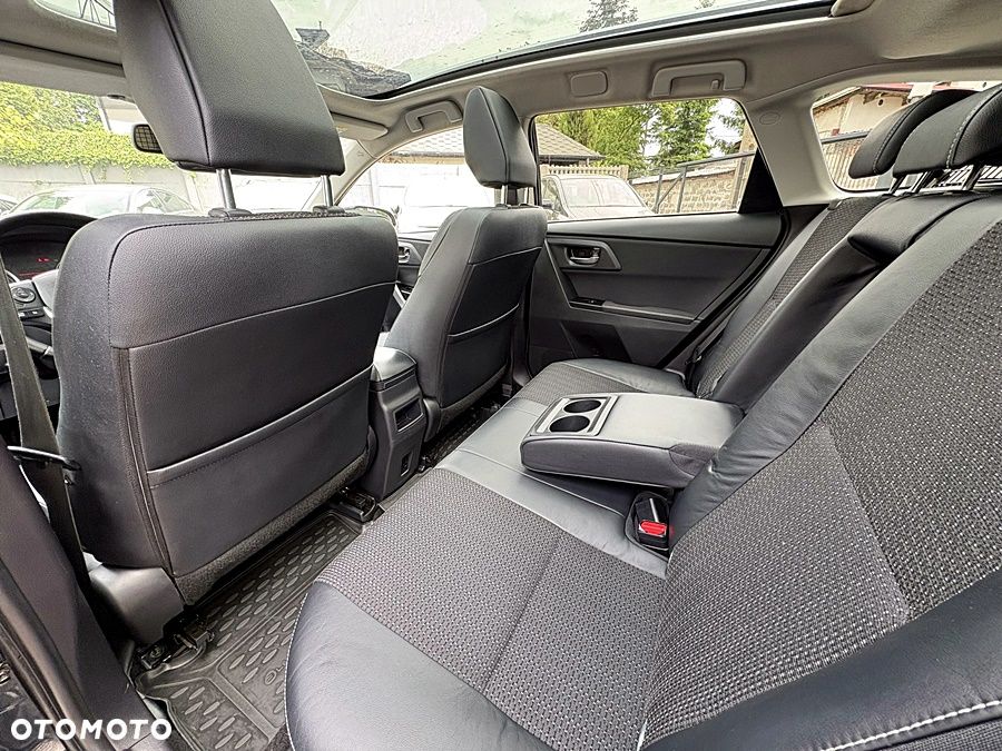 Toyota Auris 2.0 D-4D Executive - 19