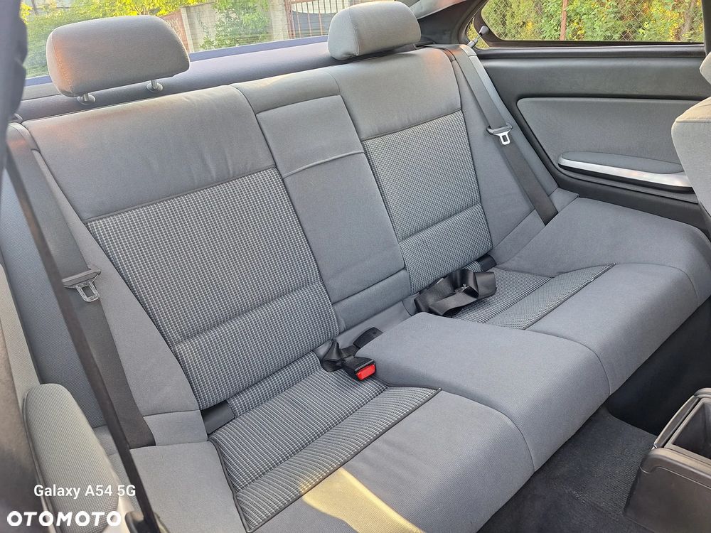 BMW Seria 3 318 Ci Edition Sport - 33