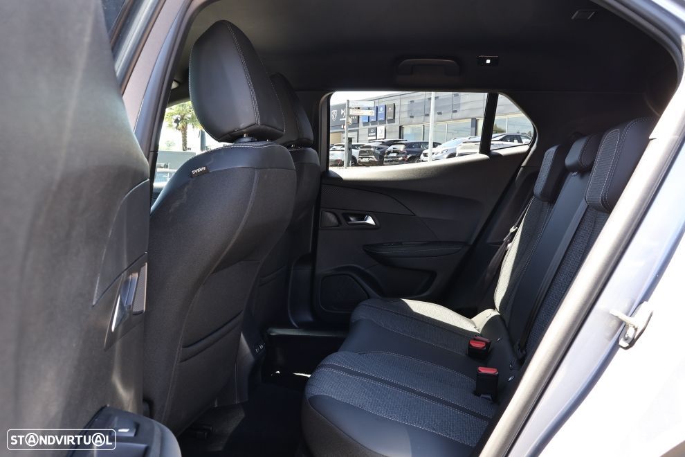 Peugeot 2008 1.2 Hybrid Allure e-DCS6 - 18