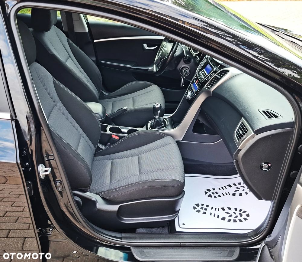 Hyundai i30 blue 1.6 CRDi Style - 25
