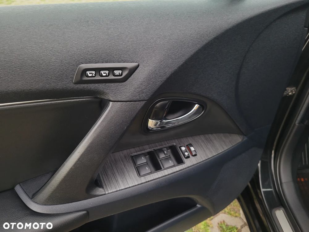 Toyota Avensis 2.0 Prestige NAVI MS - 18