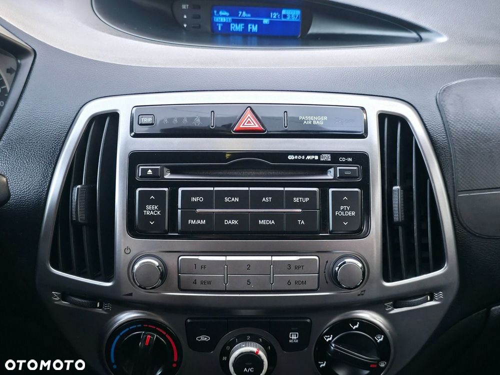 Hyundai i20 - 15
