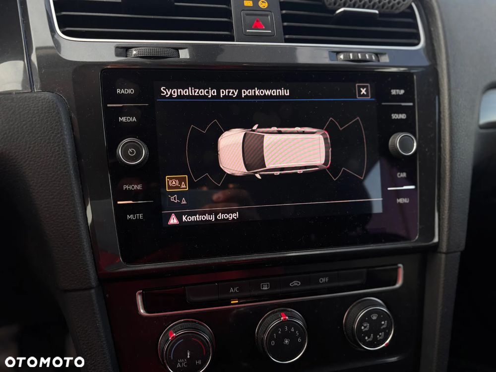 Volkswagen Golf 1.6 TDI BMT Comfortline - 12