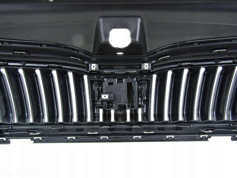 Skoda Octavia 4 20 - 24 Atrapa / Grill z czarną ramką + zaślepka i osłona - 4