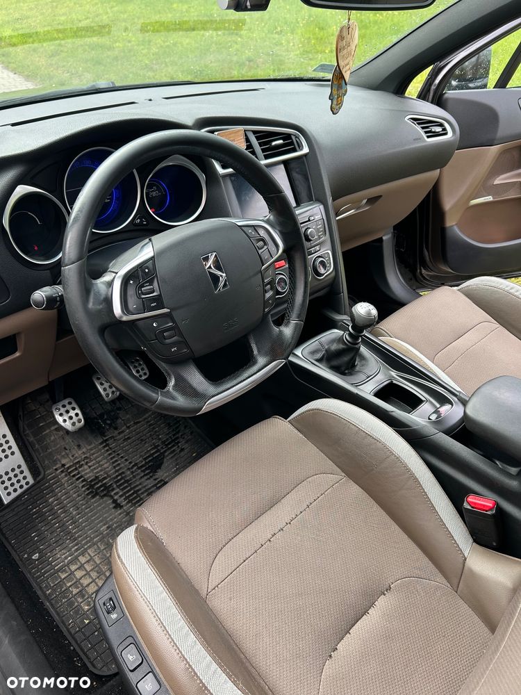 Citroën DS4 HDi 110 Chic - 8
