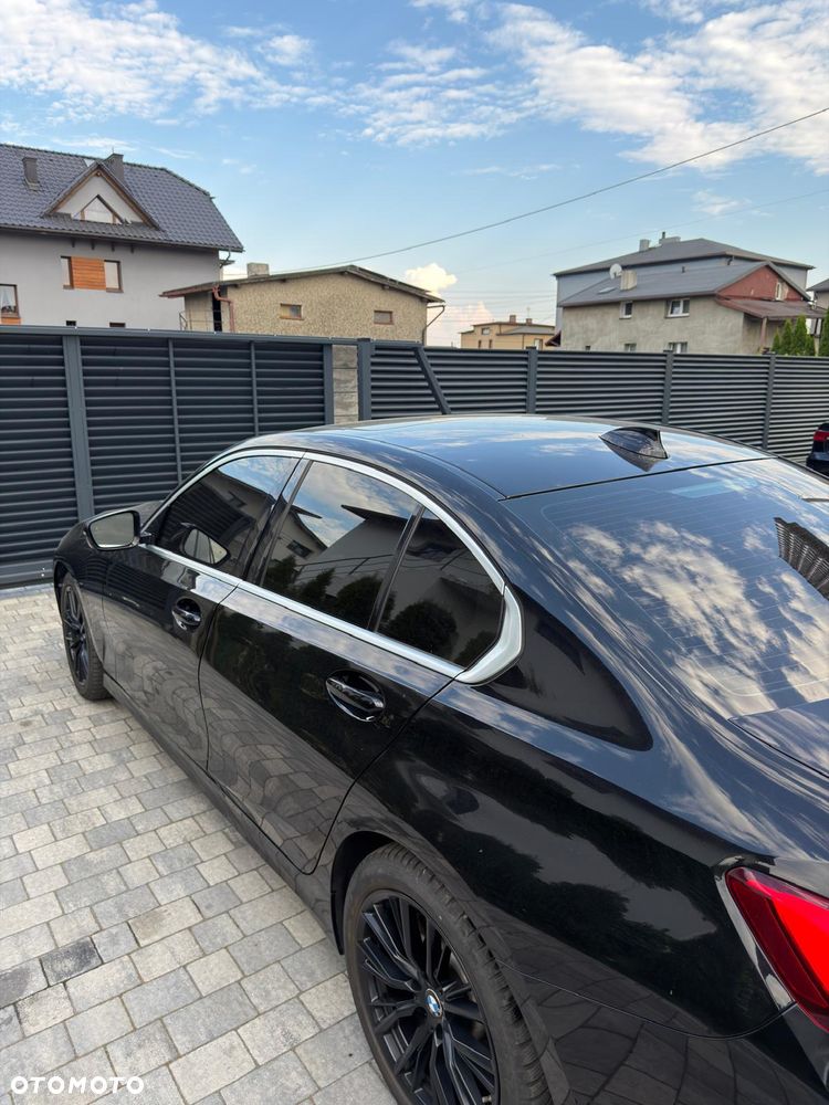 BMW Seria 3 330i xDrive Sport Line - 18