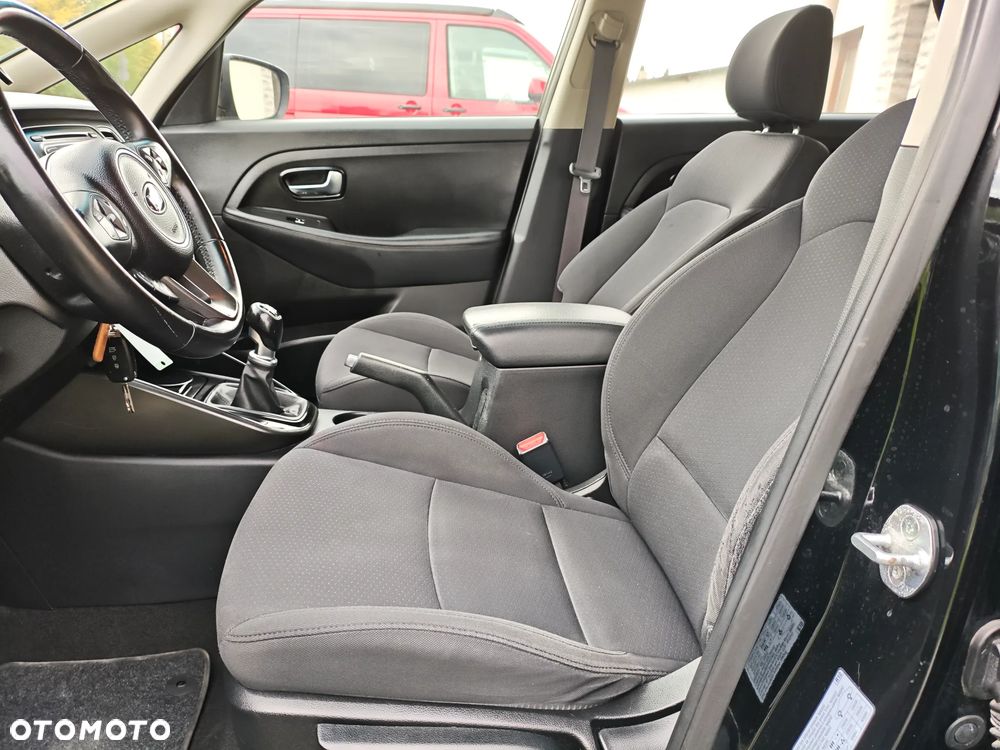 Kia Carens 1.6 GDI L - 7