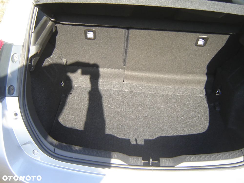 Toyota Auris 1.6 Premium - 16