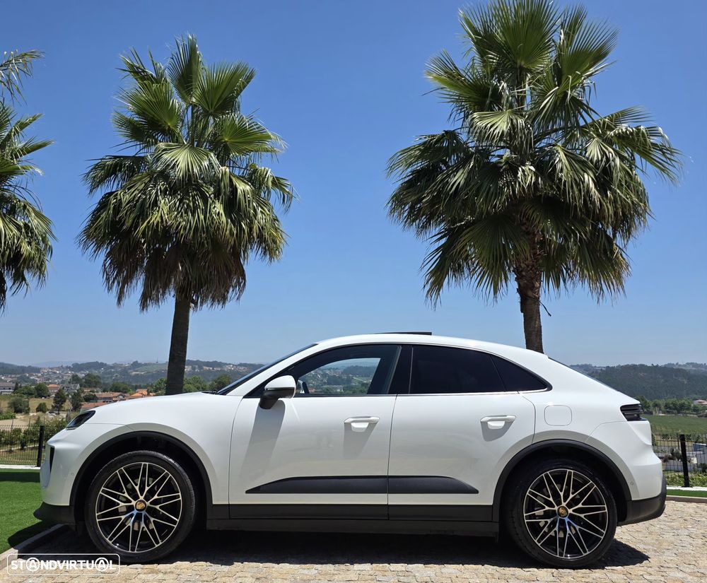 Porsche Macan Electric - 6