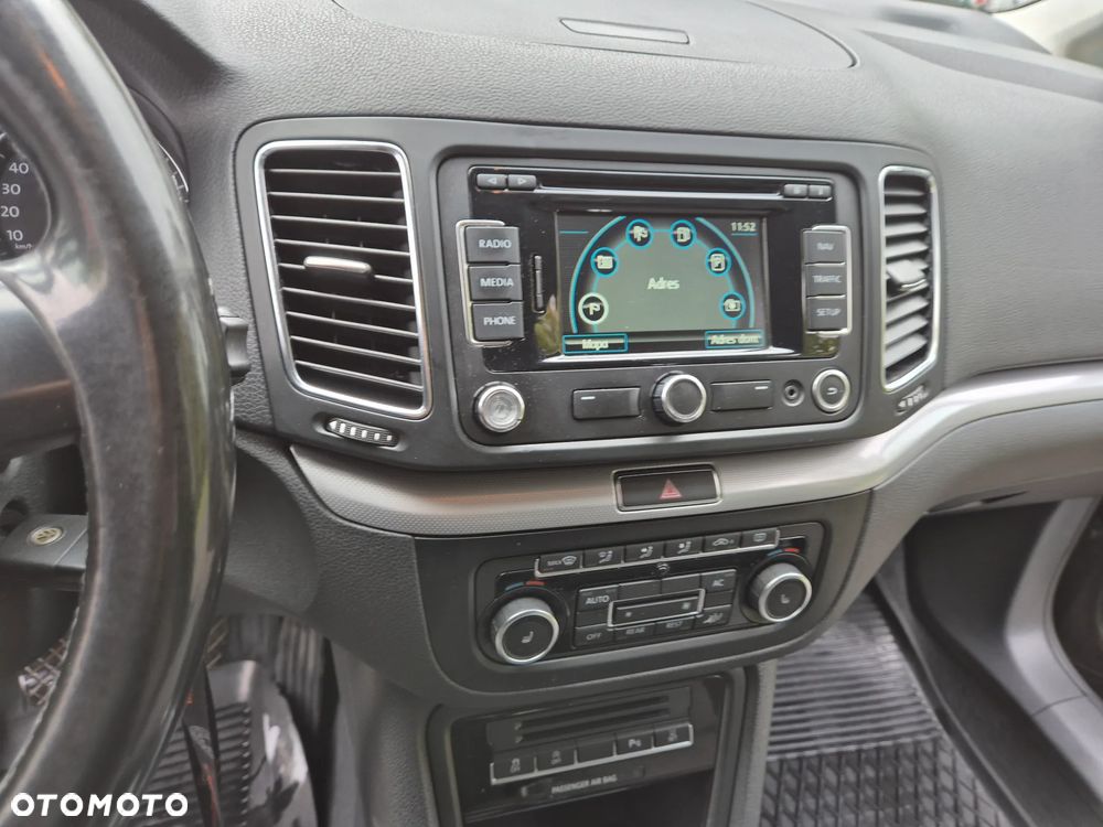 Volkswagen Sharan 2.0 TDI DPF BlueMotion Comfortline - 23