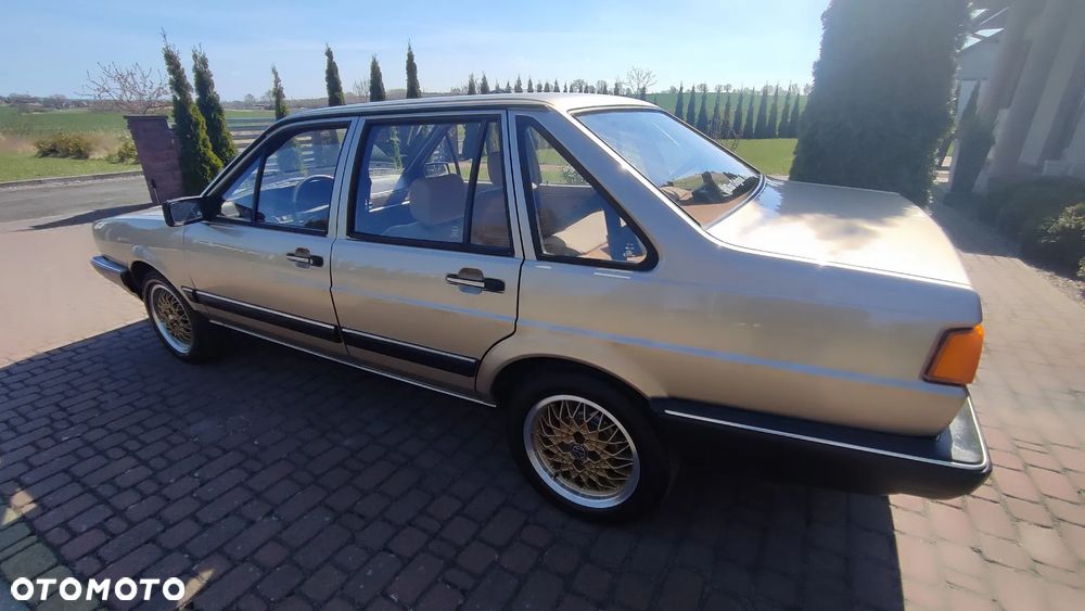 Volkswagen Passat - 5