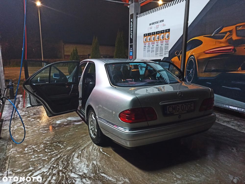 Mercedes-Benz Klasa E 220 CDI Avantgarde - 30