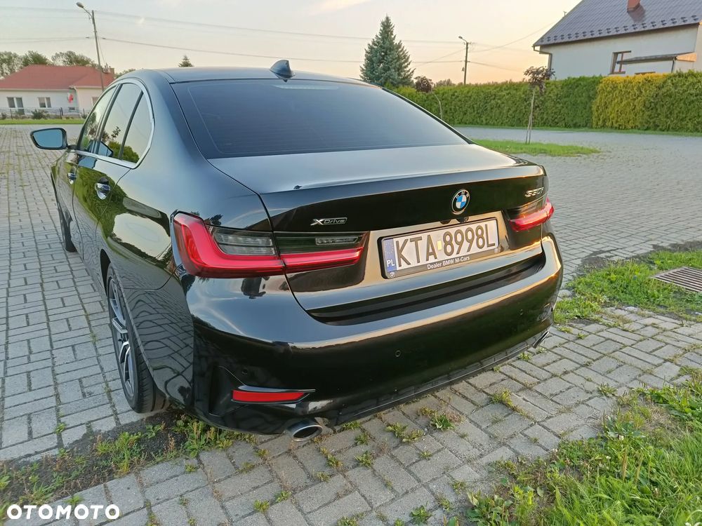 BMW Seria 3 330i xDrive Sport Line - 31