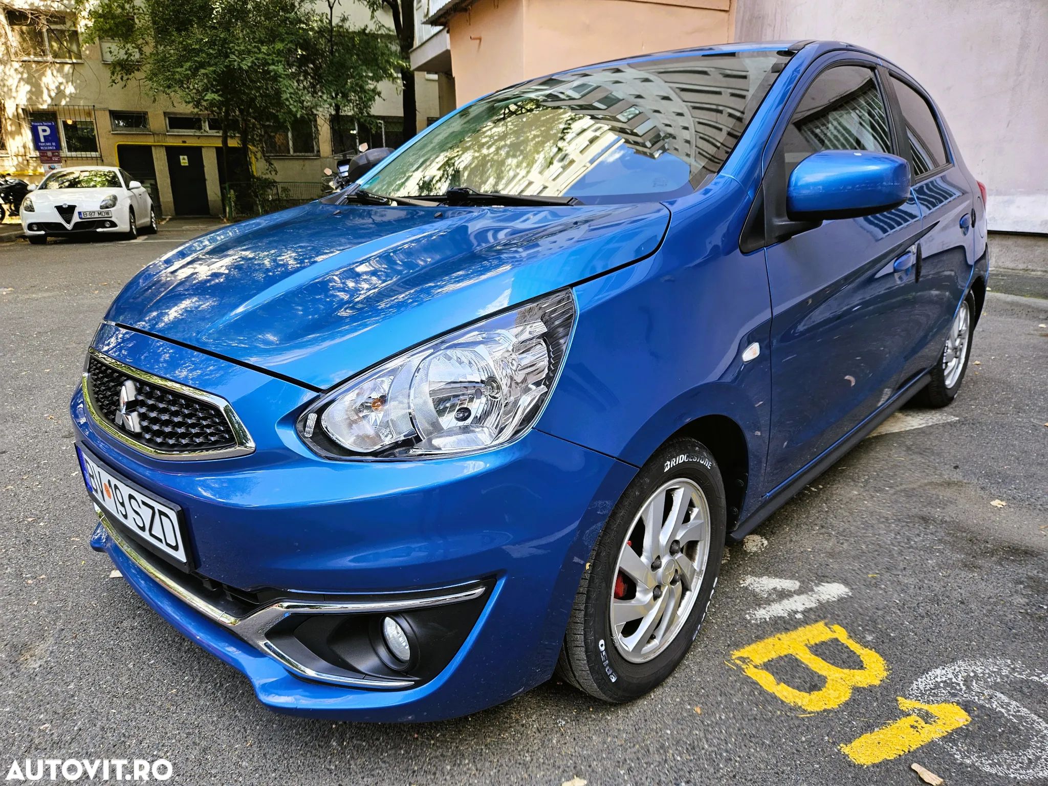 Mitsubishi Space Star 1.2 Clear Tec CVT Shine - 1