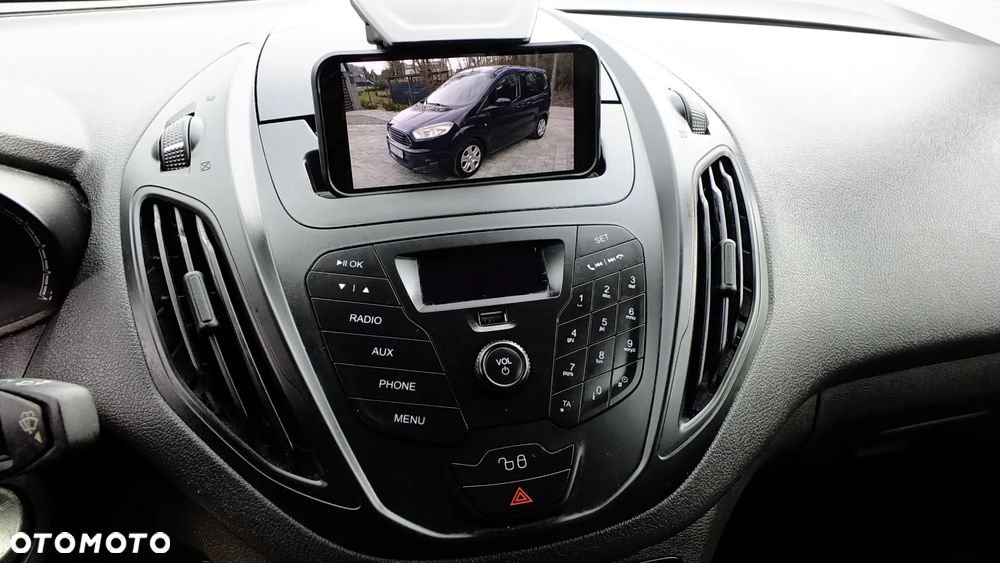 Ford Tourneo Courier 1.0 EcoBoost Trend - 28