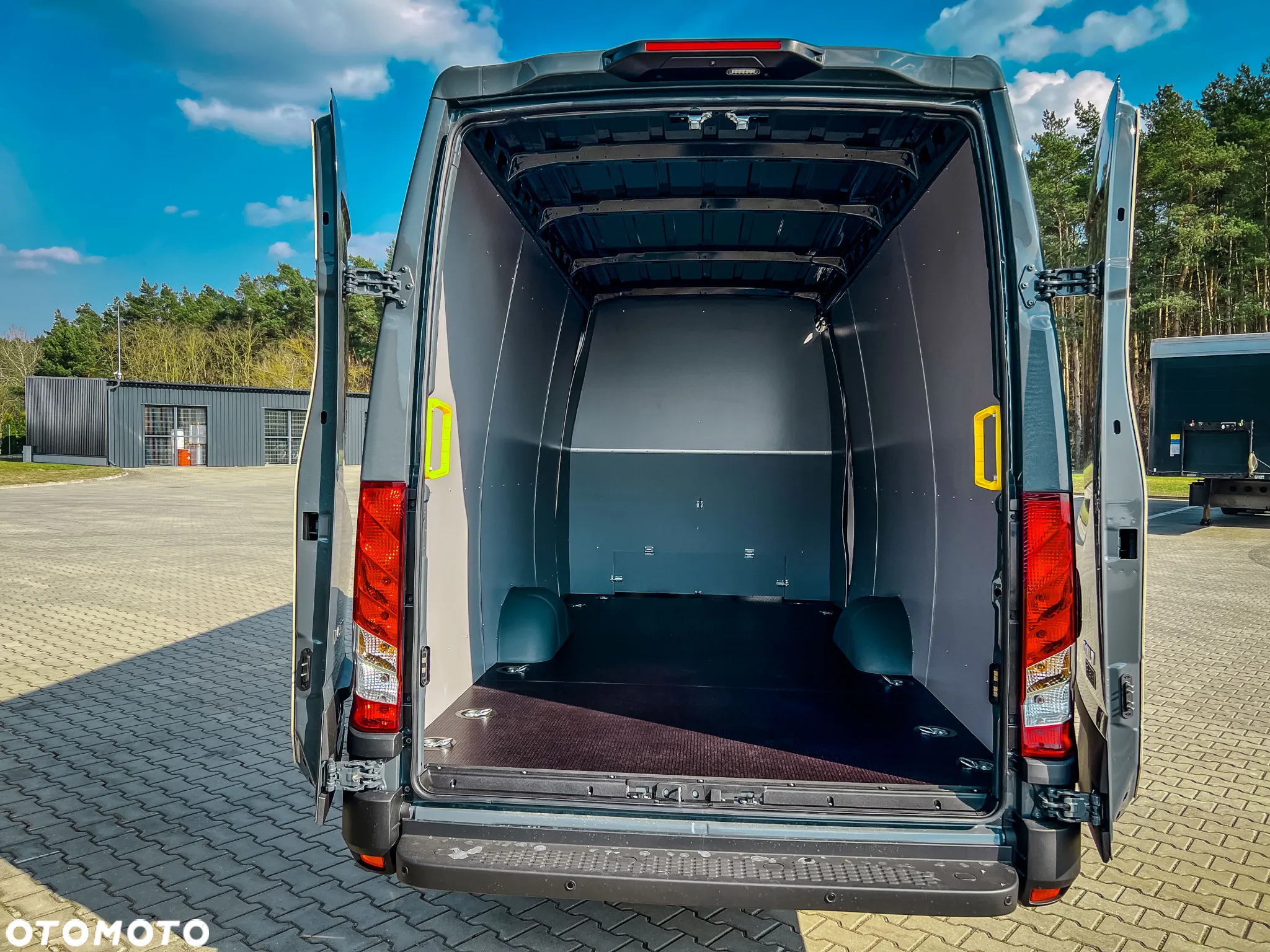 Iveco Daily 35S18HV , 3.0L - 180KM ,Brygadowy, 7 osób, Brygadówka - 9