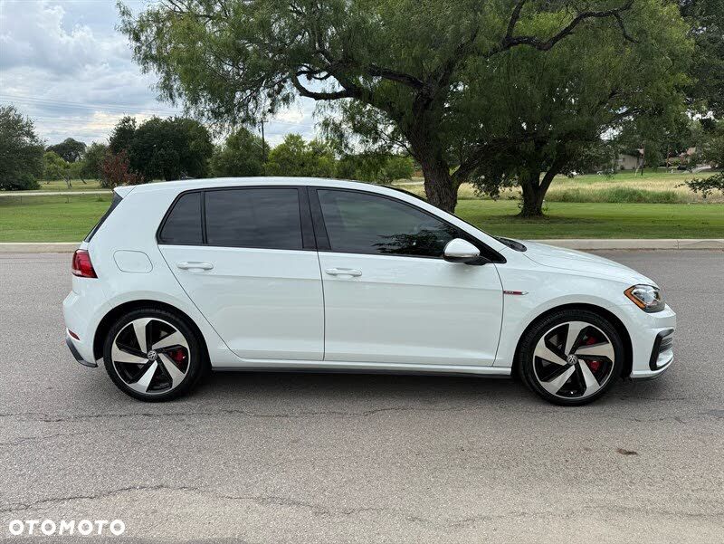 Volkswagen Golf - 3