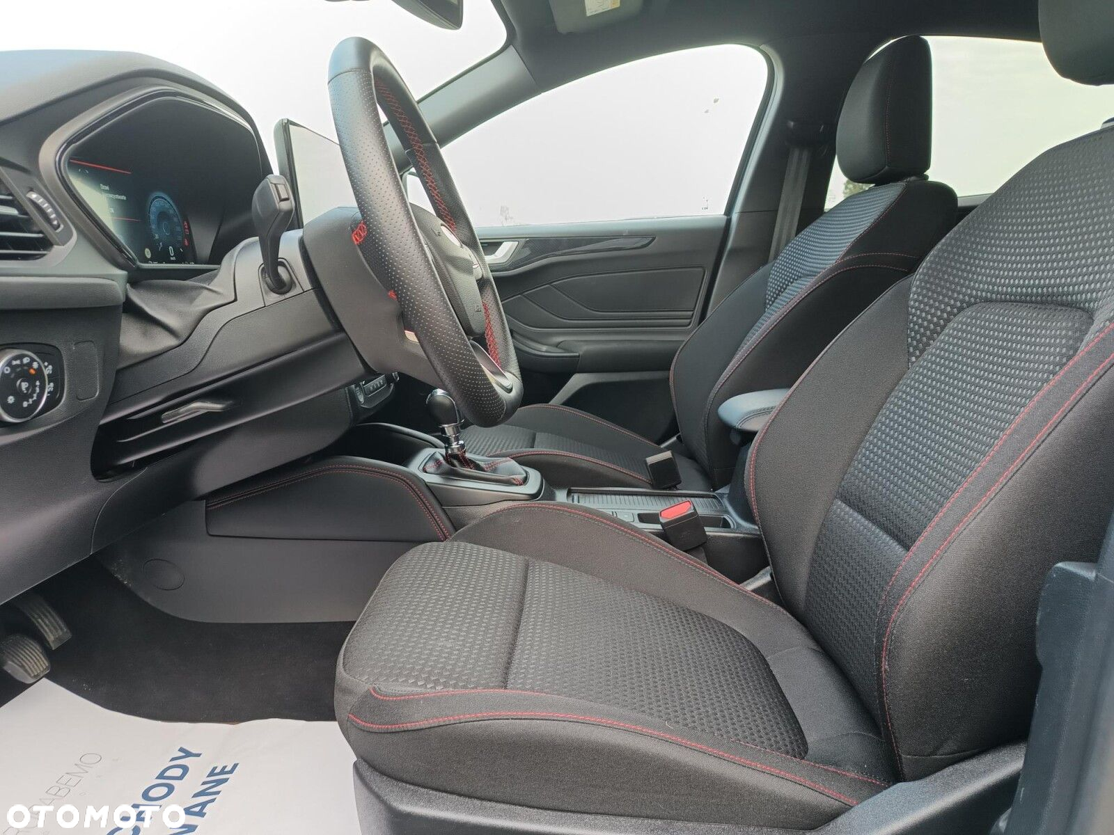 Ford Focus 1.0 EcoBoost ST-Line X - 14