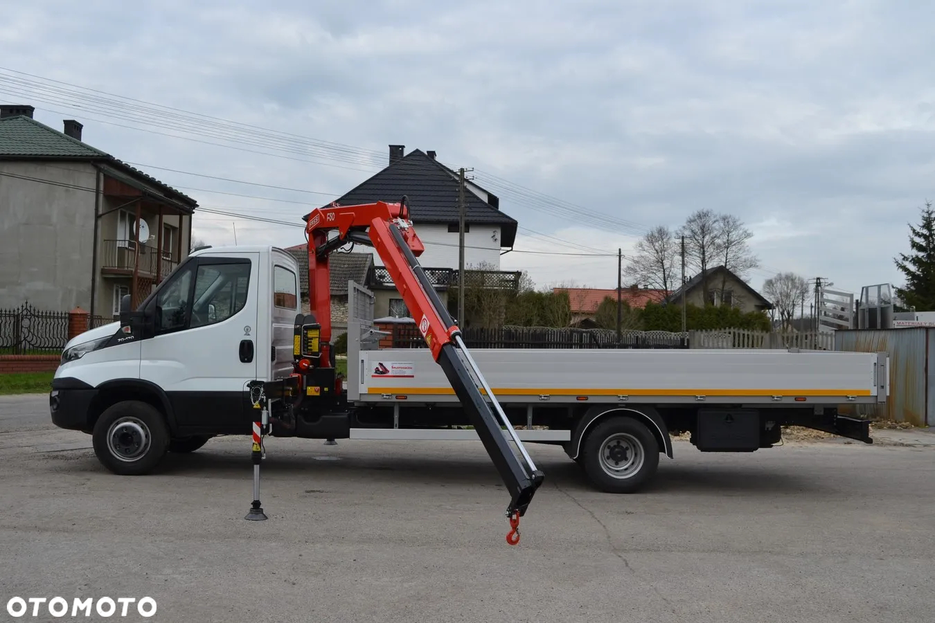 Iveco DAILY 72-180 Nowy żuraw HDS Fassi F40 HC 43A2 F50 Nowa skrzynia ładunkowa 72C18 70C18 65C - 16