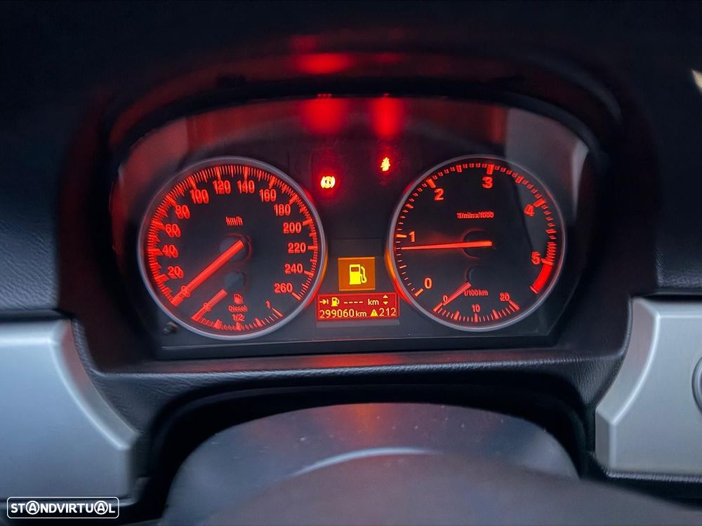 BMW 318 d Sport Line - 7