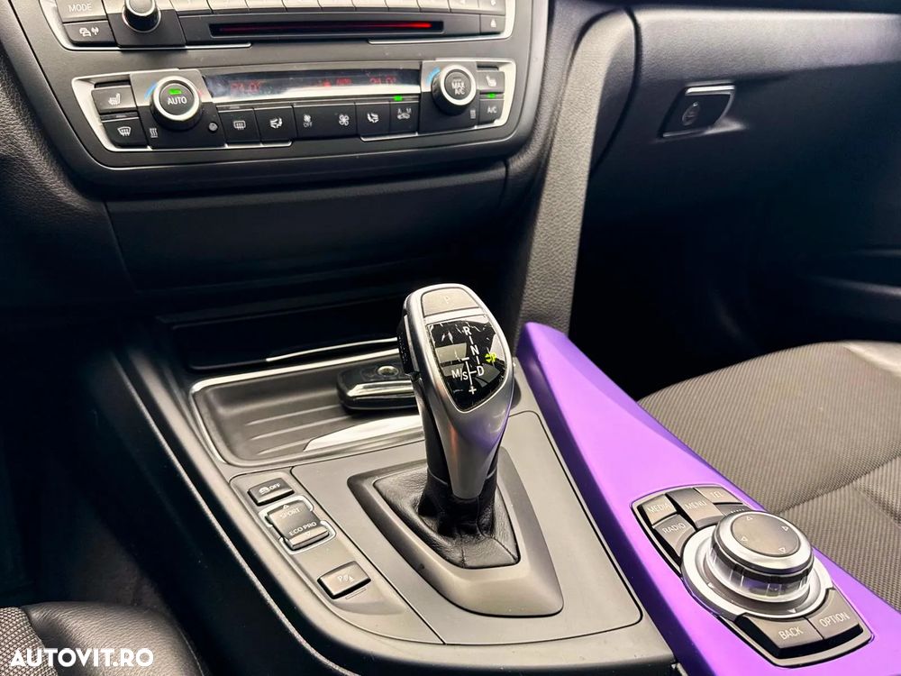 BMW Seria 3 320d Touring Aut. Modern Line - 20