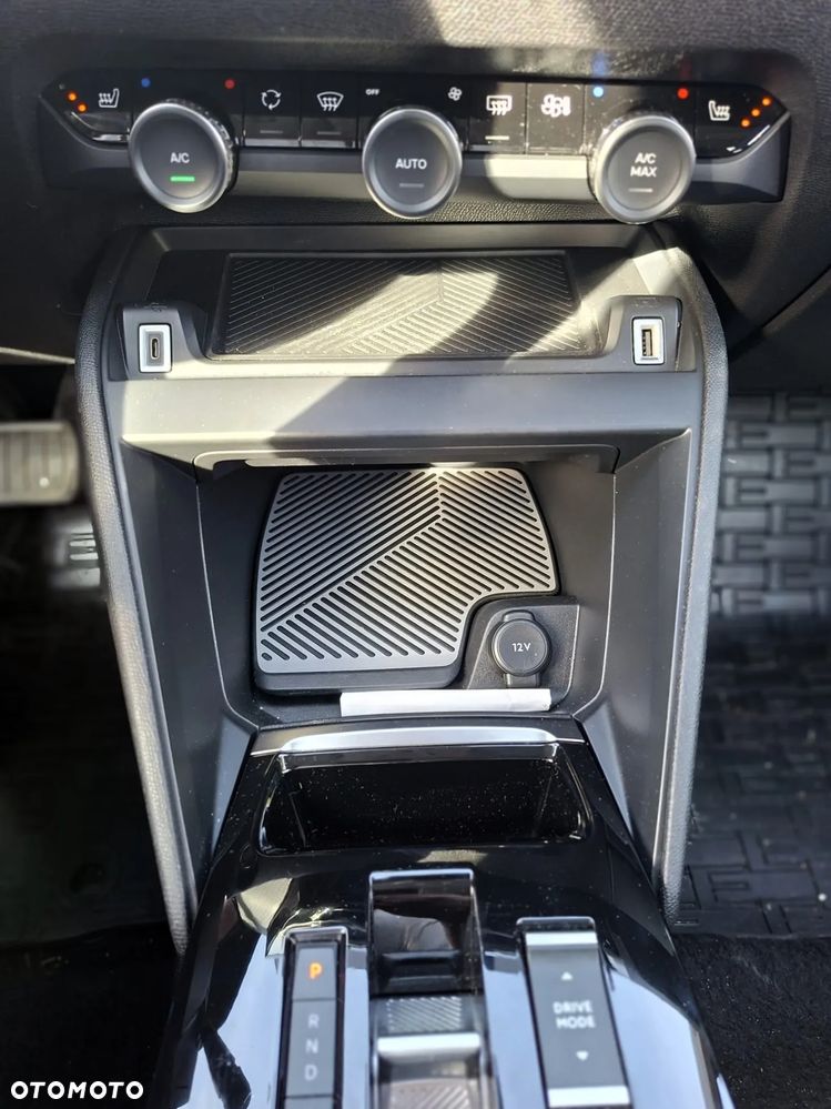 Citroën C4 EV136 50kWh Shine - 13