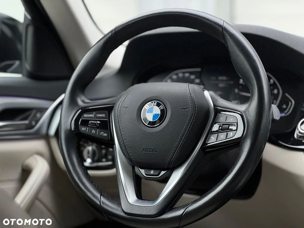 BMW Seria 5 520i - 19