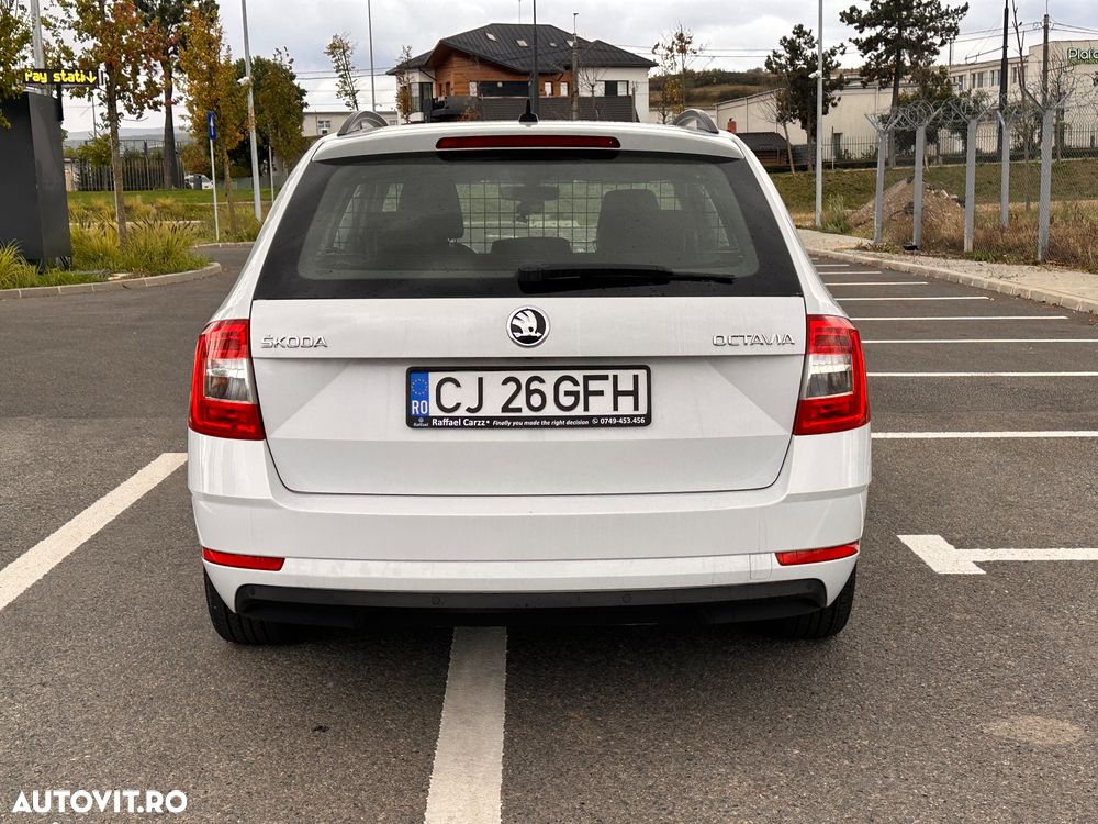 Skoda Octavia 1.6 TDI DSG Clever - 12