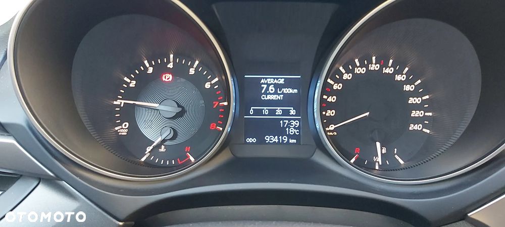 Toyota Avensis 1.6 Active - 8