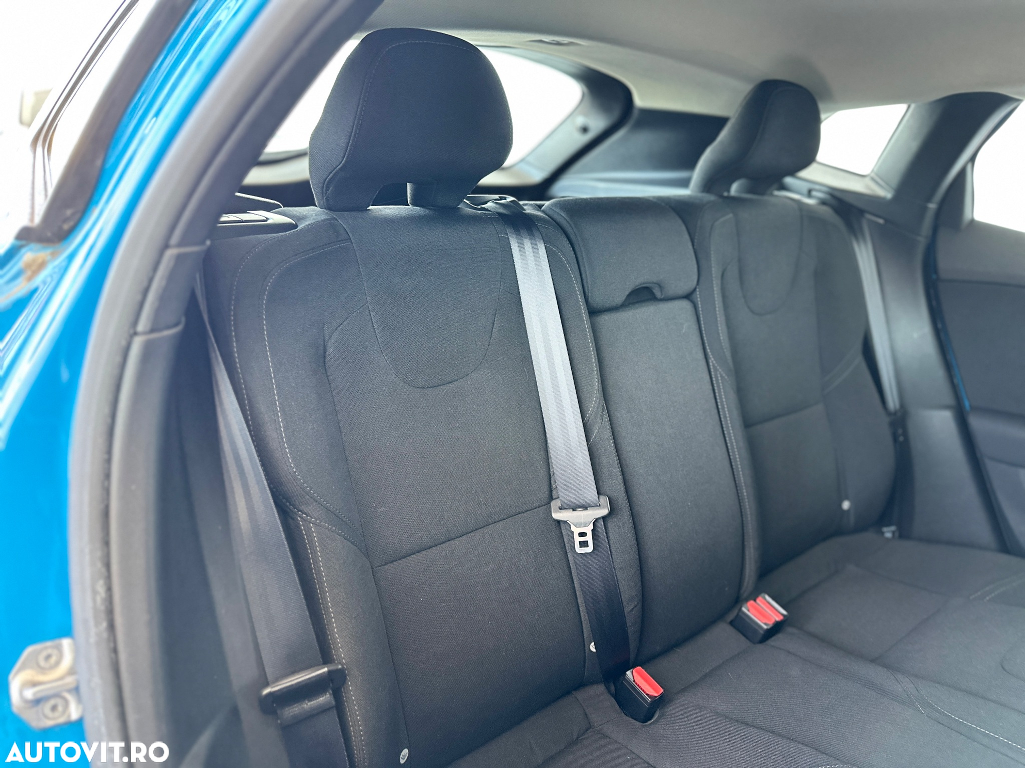 Volvo V40 D2 R-Design - 30