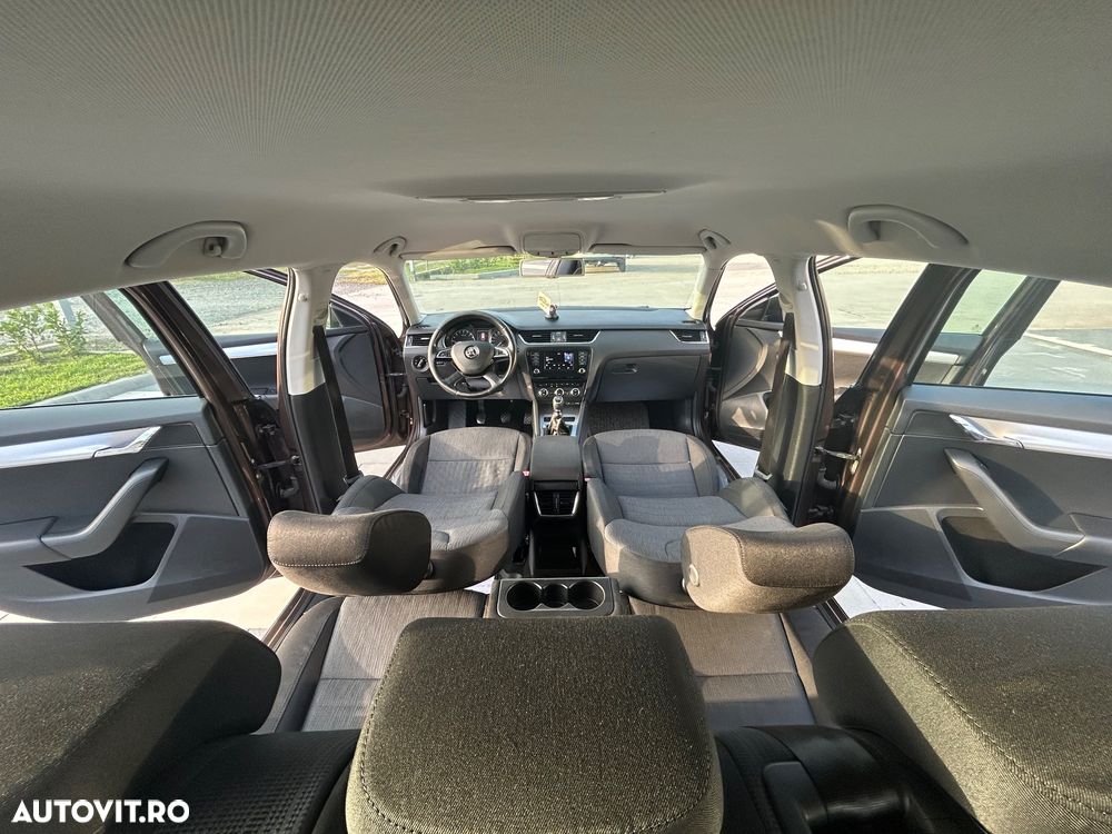 Skoda Octavia 2.0 TDI ELEGANCE - 5