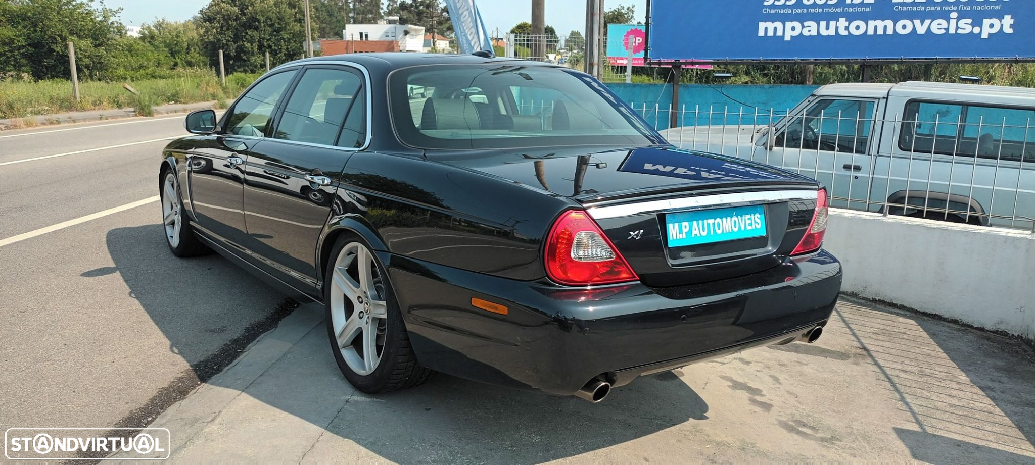 Jaguar XJ - 13