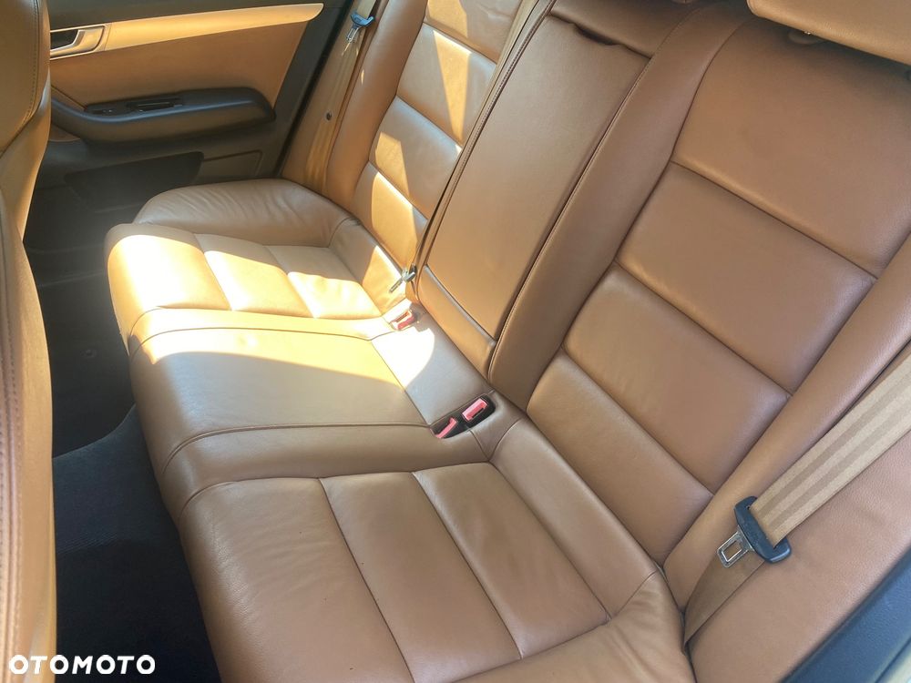 Audi A6 Avant 2.0 TDI - 10