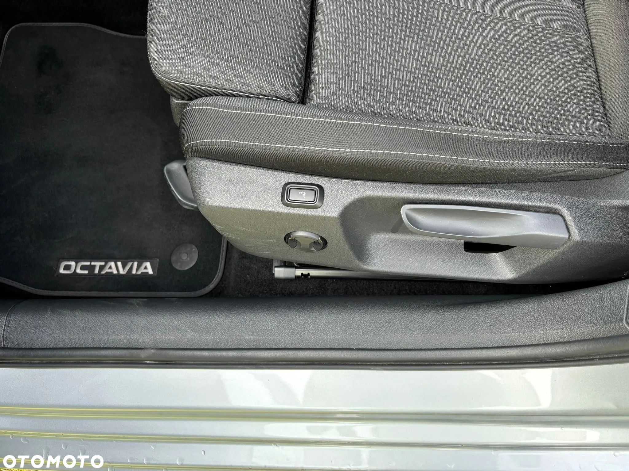 Skoda Octavia 1.5 TSI Business - 17