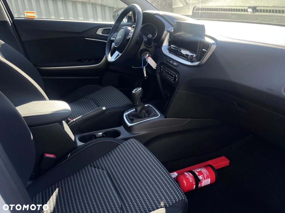 Kia Ceed 1.5 T-GDI M - 18