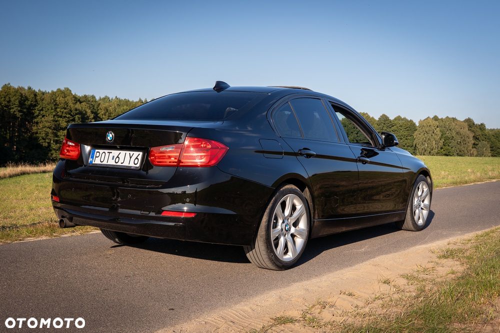 BMW Seria 3 320i - 13